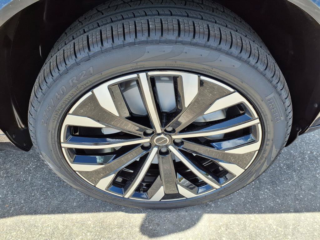 New 2026 Volvo XC90 B5 Core w/ Protection Package Premier AWD/4WD image 9