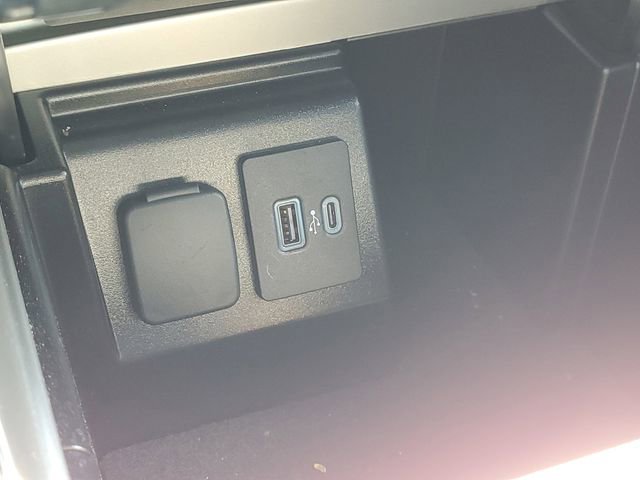 Used 2023 Ford Explorer Limited image 25