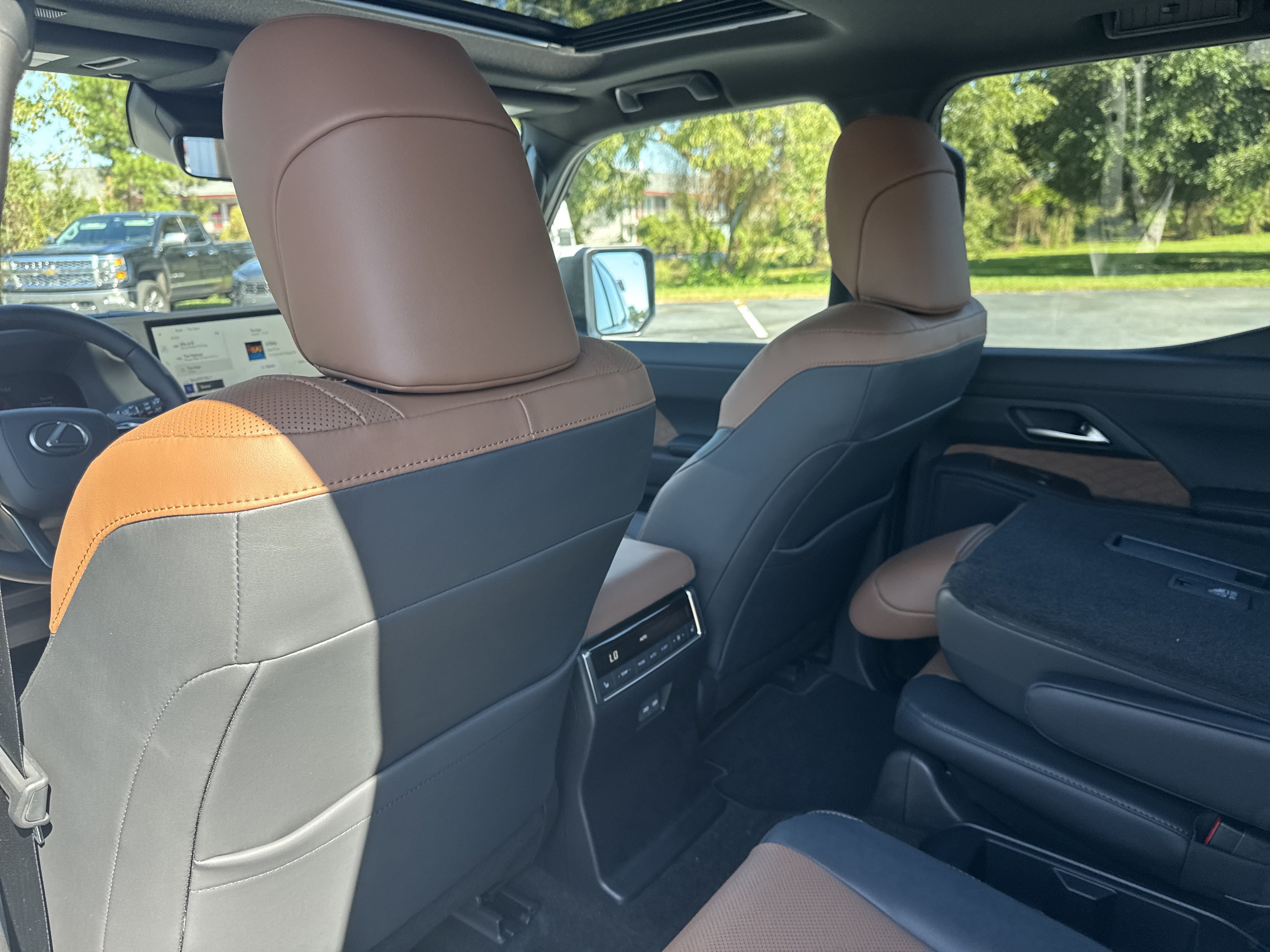 Used 2026 Lexus GX 550 w/ Cold Area Package AWD/4WD image 26