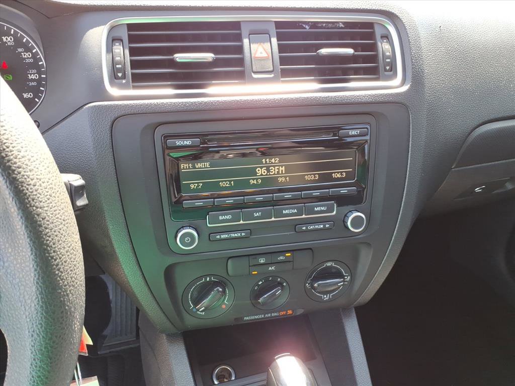 Used 2014 Volkswagen Jetta SE FWD image 26