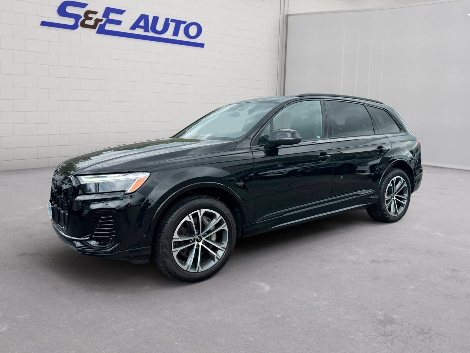 Used 2025 Audi Q7 2.0T Premium Plus w/ Premium Plus Package AWD/4WD image 1
