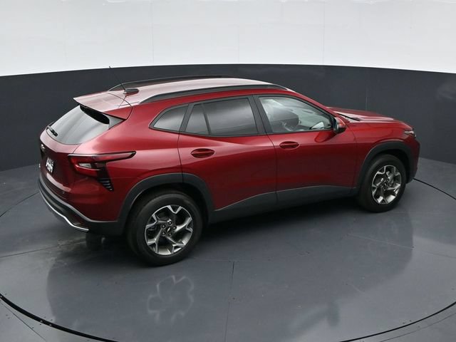 Used 2025 Chevrolet Trax LT FWD image 29