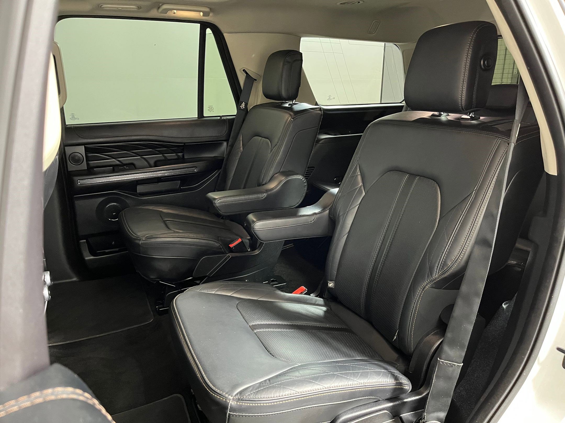 Used 2020 Ford Expedition Platinum image 12