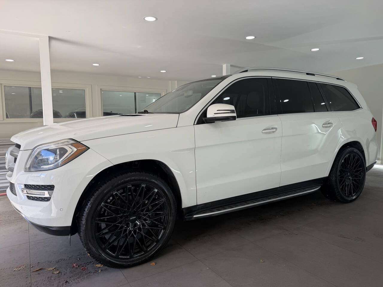 Used 2014 Mercedes-Benz GL 450 4MATIC image 3