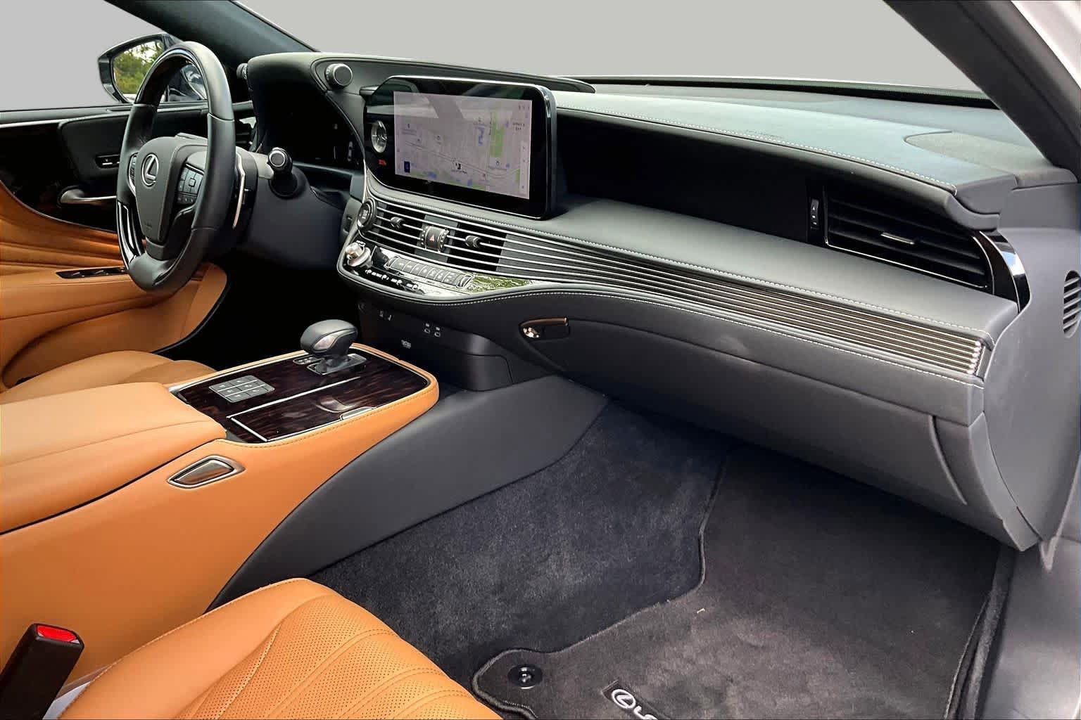 Used 2024 Lexus LS 500 w/ Interior Upgrade Package RWD image 19