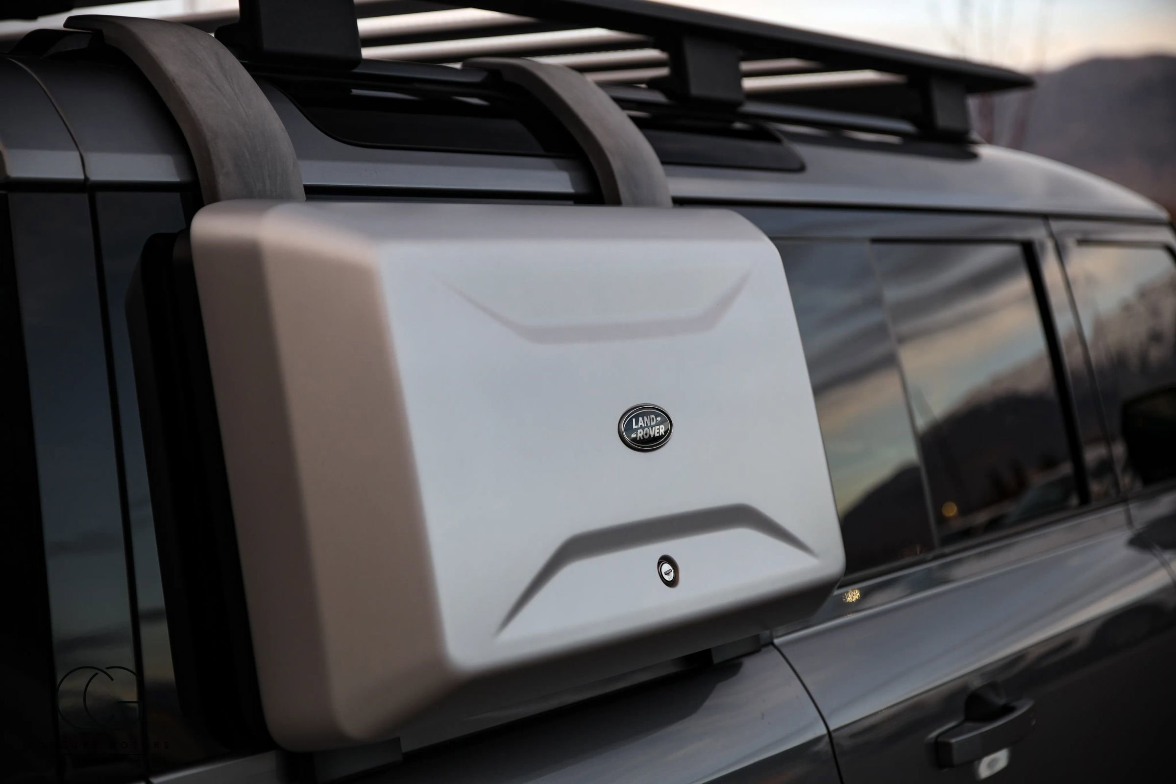 Used 2022 Land Rover Defender 110 SE image 46