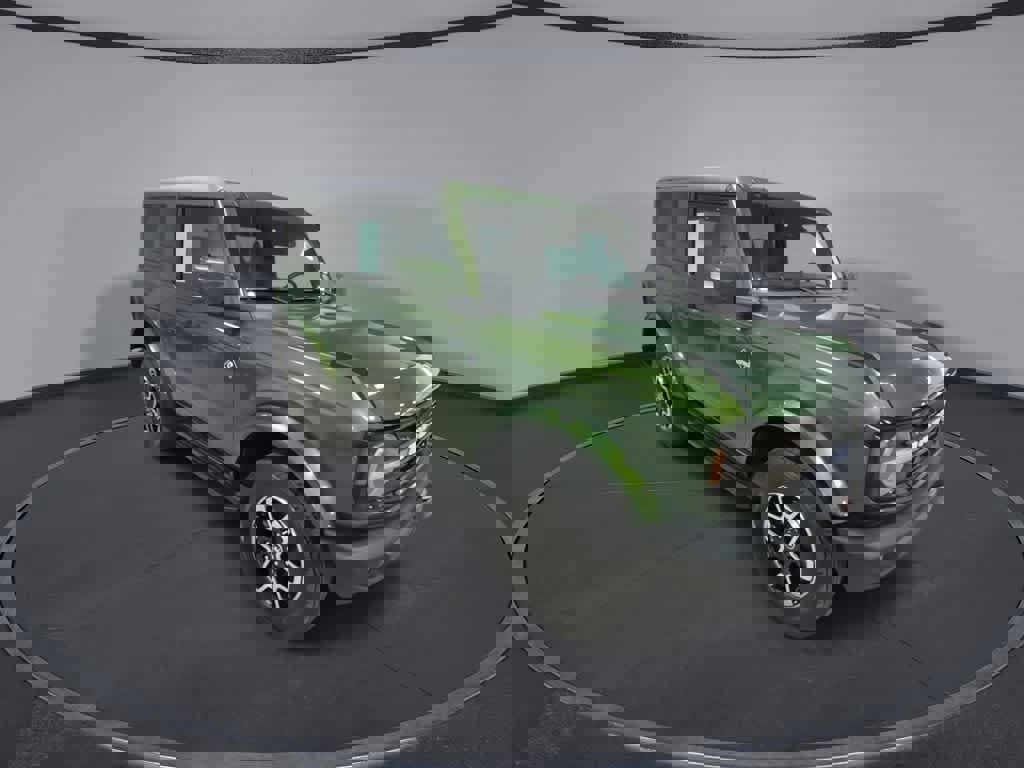 Used 2023 Ford Bronco Outer Banks image 2