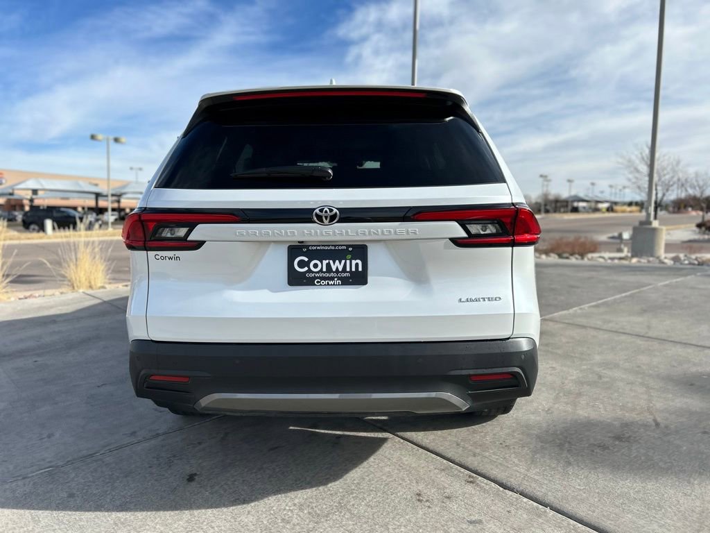 Used 2024 Toyota Grand Highlander Limited image 8