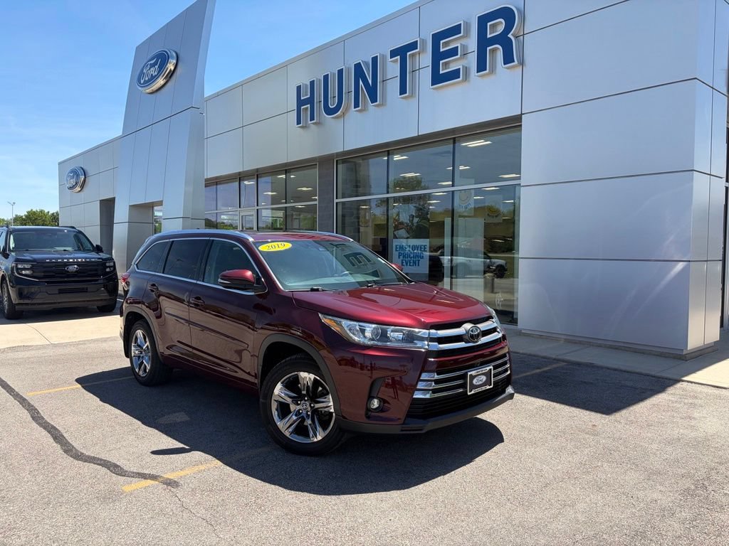 Used 2019 Toyota Highlander Limited Platinum AWD/4WD image 1