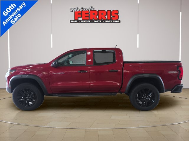 Used 2024 Chevrolet Colorado Trail Boss w/ Technology Package AWD/4WD image 2