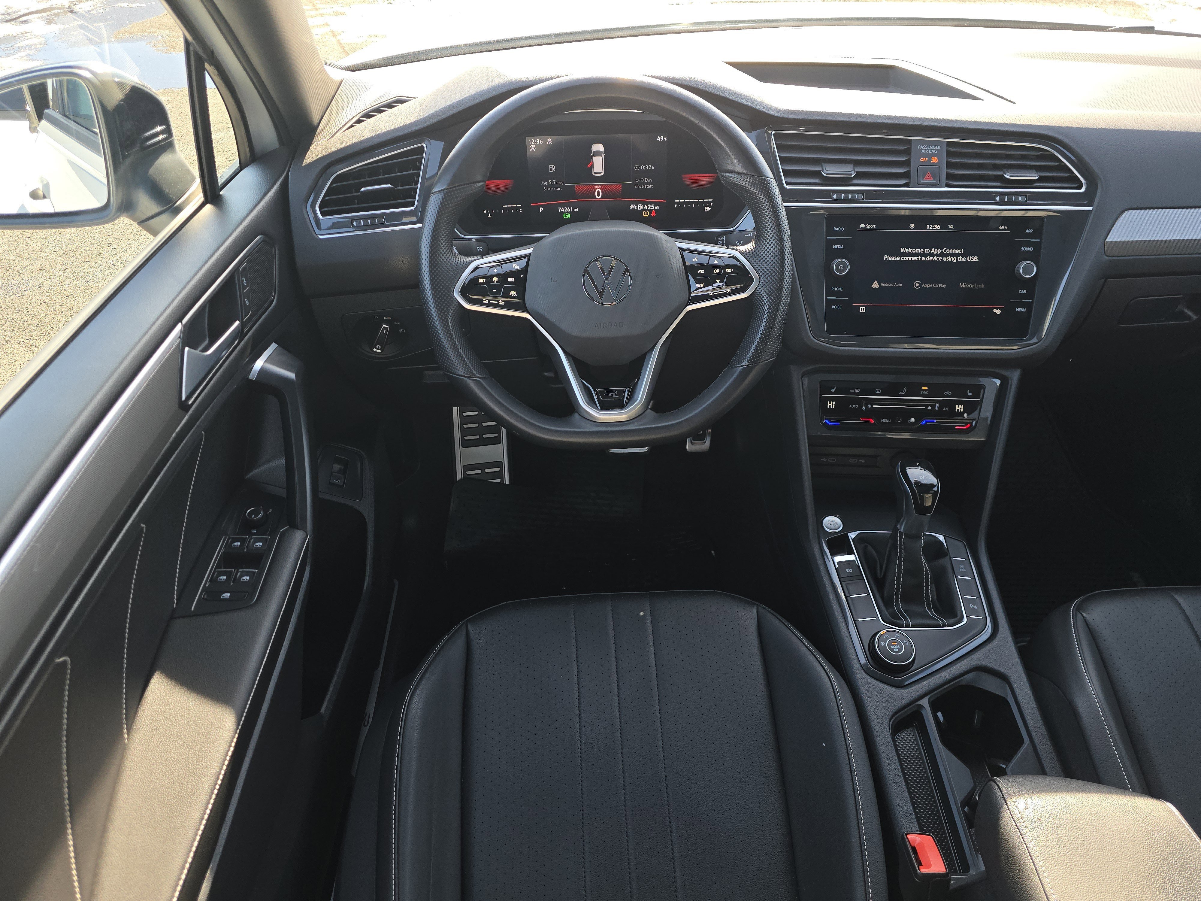 Used 2022 Volkswagen Tiguan SE R-Line image 20