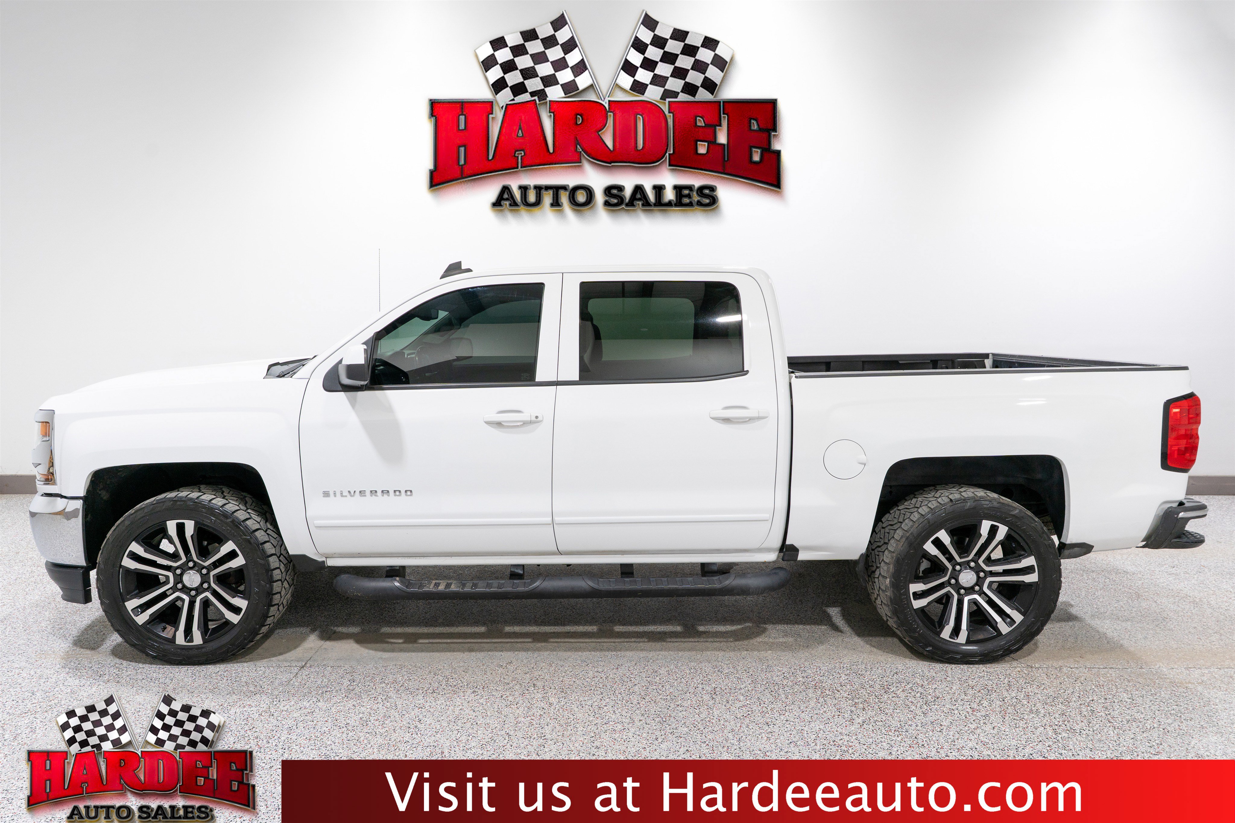 Used 2017 Chevrolet Silverado 1500 LT w/ Trailering Package AWD/4WD image 1