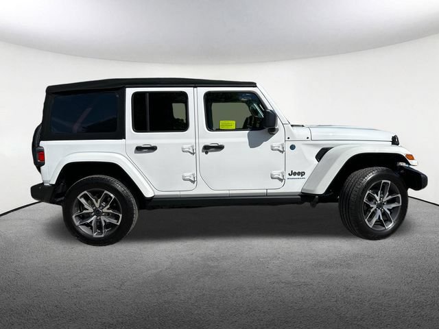 Used 2024 Jeep Wrangler Unlimited w/ Convenience Group AWD/4WD image 15