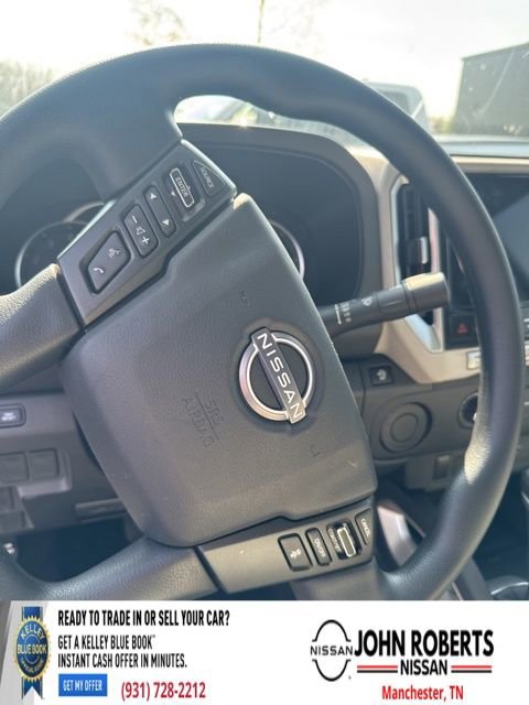 Used 2025 Nissan Frontier SV image 11