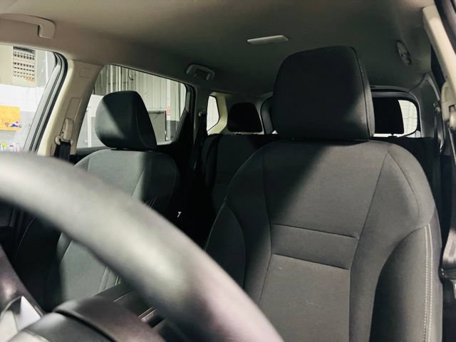 Used 2024 Nissan Rogue S FWD image 3