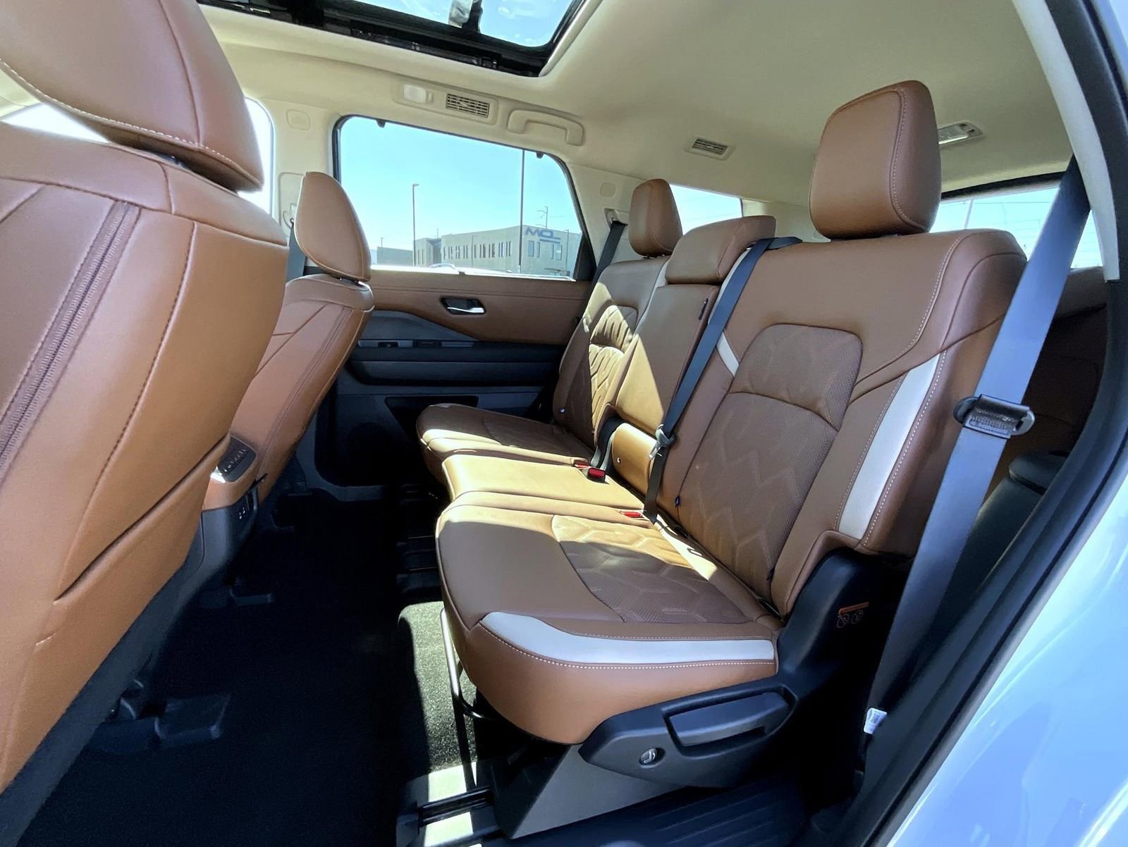 New 2026 Nissan Pathfinder Platinum w/ Cargo Package AWD/4WD image 11