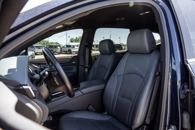 Used 2023 Buick Enclave Essence w/ LPO, Cargo Package FWD image 24