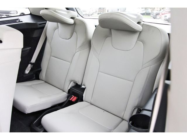 Used 2020 Volvo XC90 T5 Momentum FWD image 12
