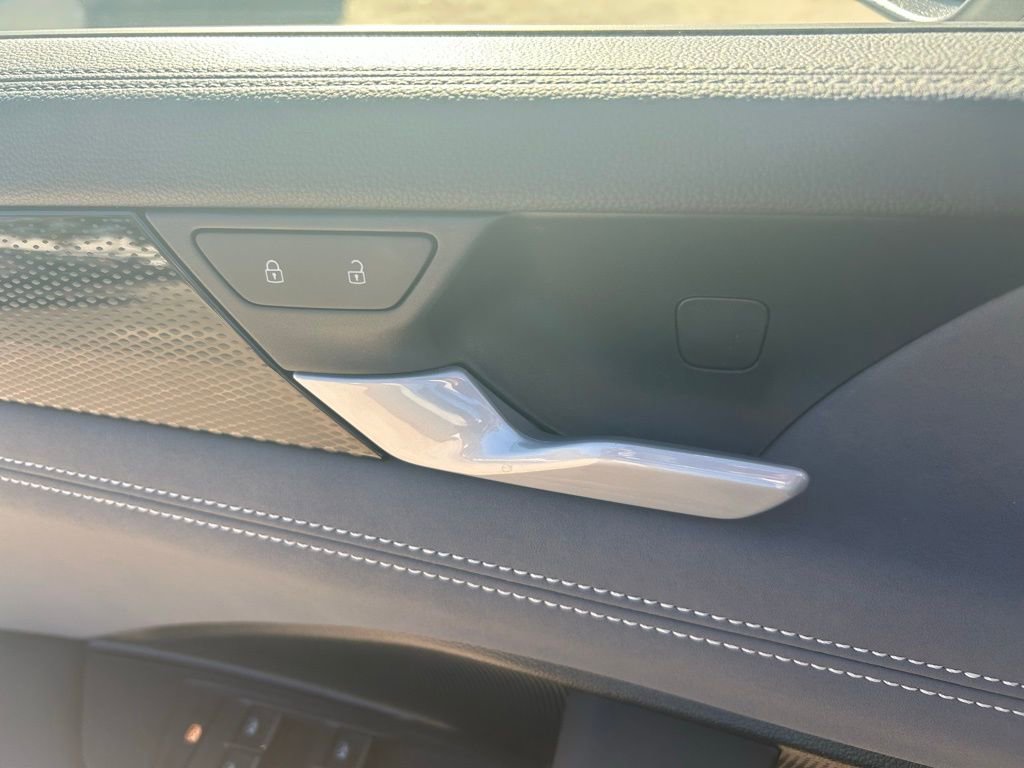 Certified 2025 Volkswagen Tiguan SE R-Line image 55