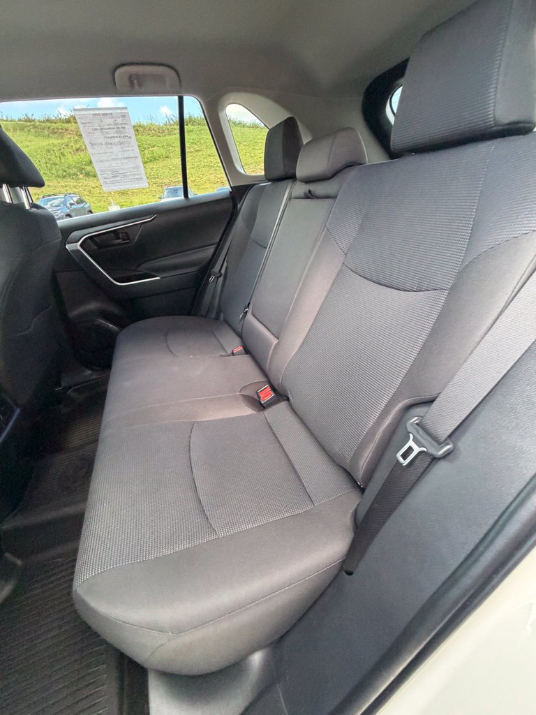 Used 2025 Toyota RAV4 LE AWD/4WD image 11