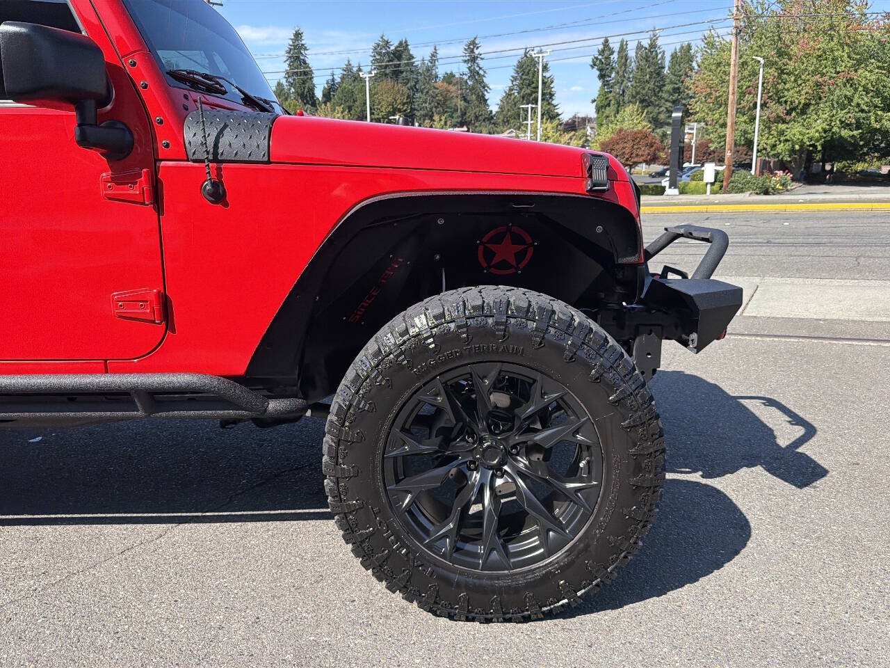 Used 2017 Jeep Wrangler Unlimited Sahara AWD/4WD image 13