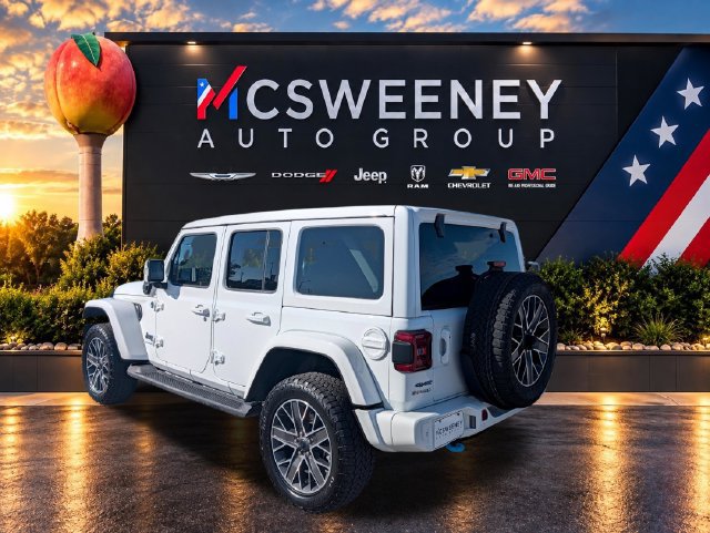 Used 2024 Jeep Wrangler High Altitude AWD/4WD image 3