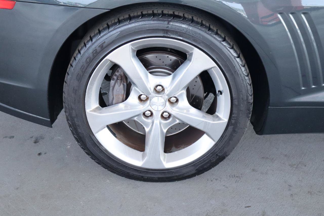 Used 2014 Chevrolet Camaro SS w/ RS Package RWD image 5