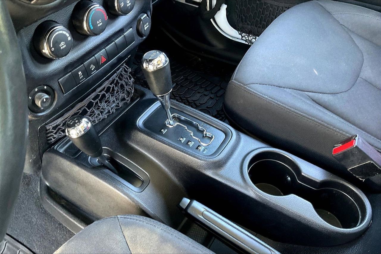 Used 2016 Jeep Wrangler Unlimited Sport image 27