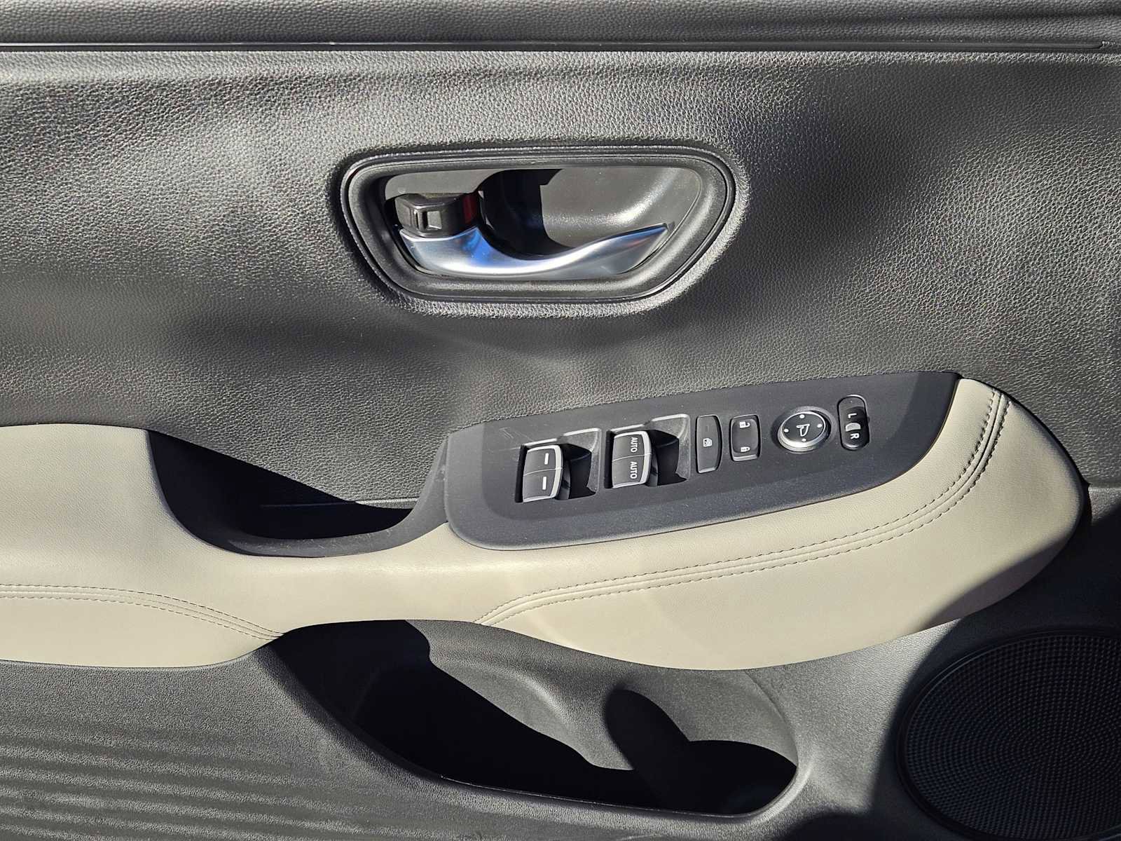 Used 2024 Honda HR-V EX-L image 21