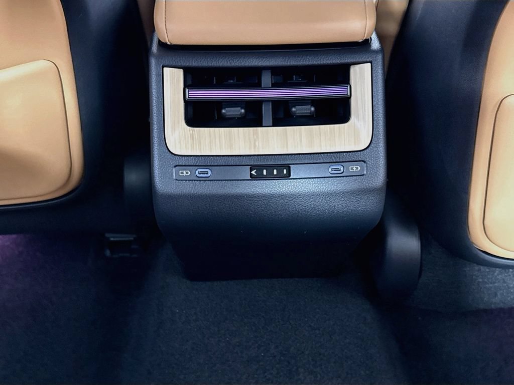 New 2026 Lexus ES 350e w/ Cold Area Package FWD image 18
