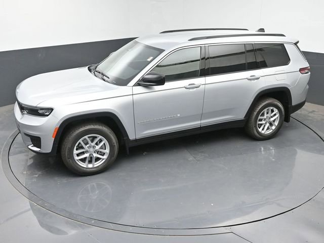 Used 2025 Jeep Grand Cherokee L Laredo w/ MOPAR Finishing Package AWD/4WD image 33