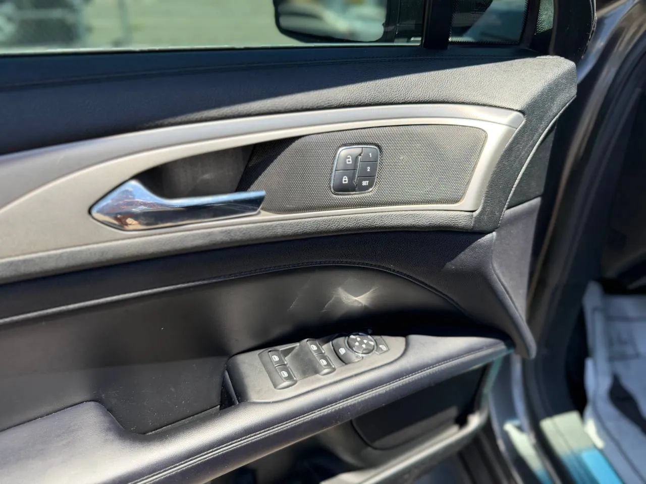 Used 2017 Lincoln MKZ Premiere FWD image 40