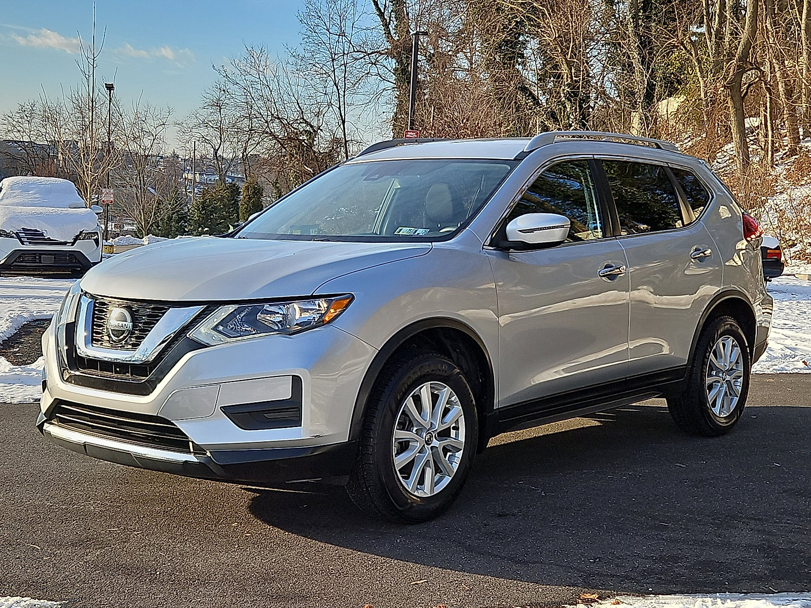 Certified 2019 Nissan Rogue SV image 3