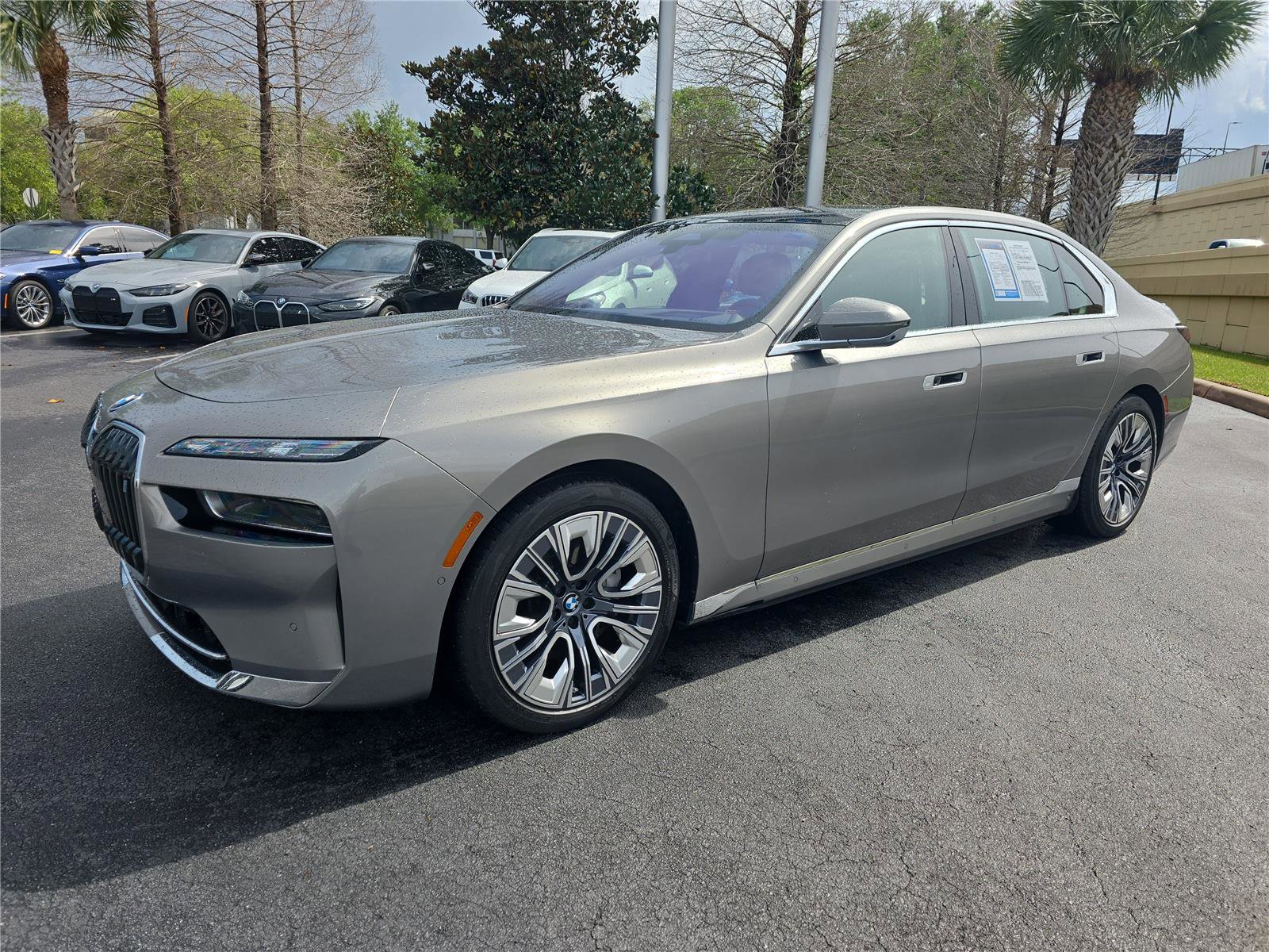 Certified 2025 BMW i7 xDrive60 w/ Executive Package image 7