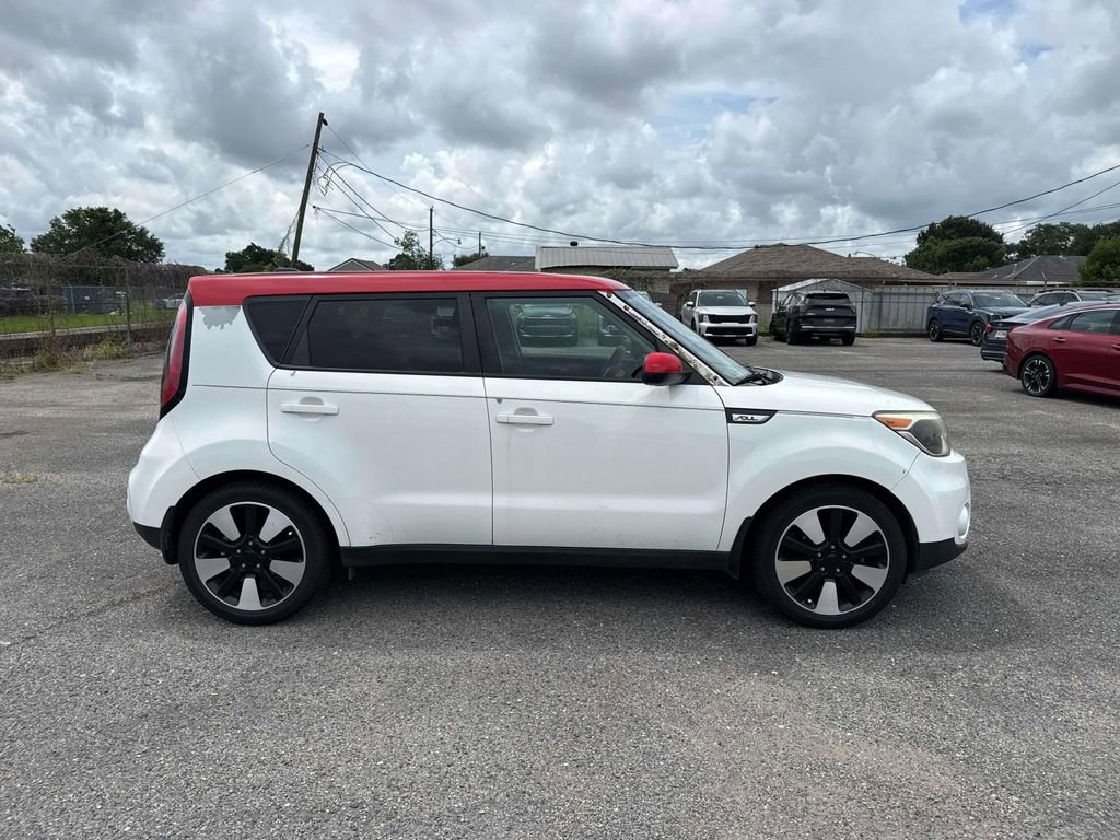 Used 2019 Kia Soul + FWD image 8