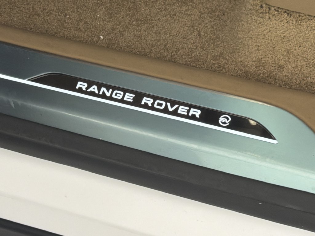 New 2027 Land Rover Range Rover SV AWD/4WD image 30