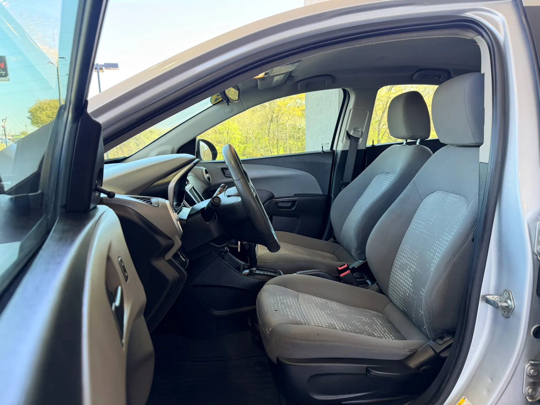 Used 2018 Chevrolet Sonic LS image 8