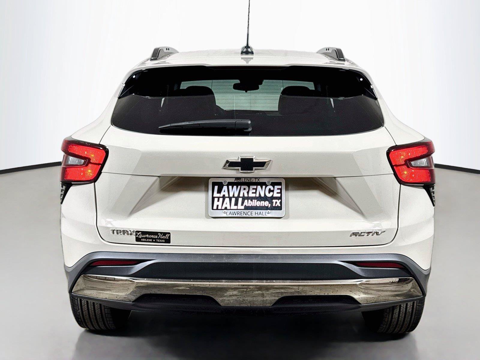 New 2026 Chevrolet Trax ACTIV w/ Sunroof Package FWD image 4