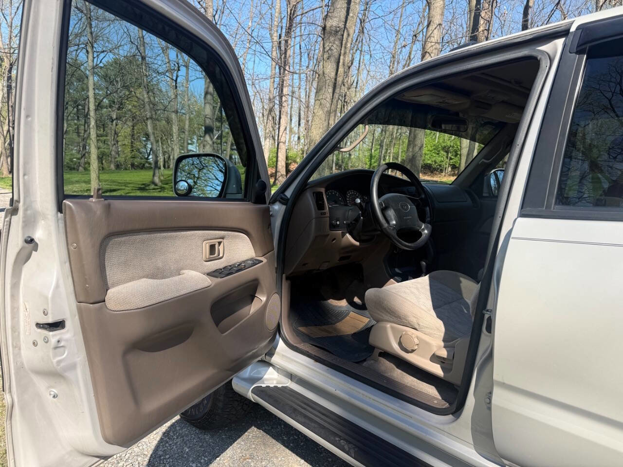 Used 2000 Toyota 4Runner SR5 image 19