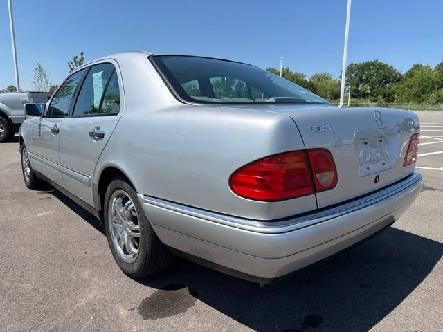 Used 1999 Mercedes-Benz E 320 4MATIC Sedan image 11
