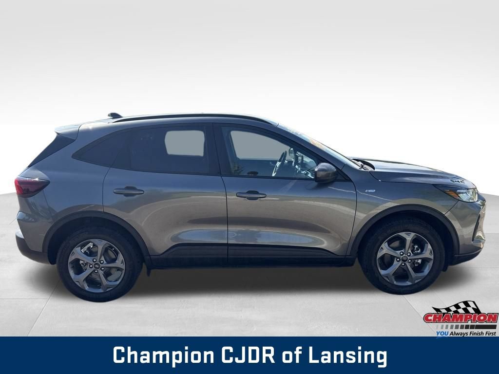 Used 2025 Ford Escape ST-Line Select AWD/4WD image 9