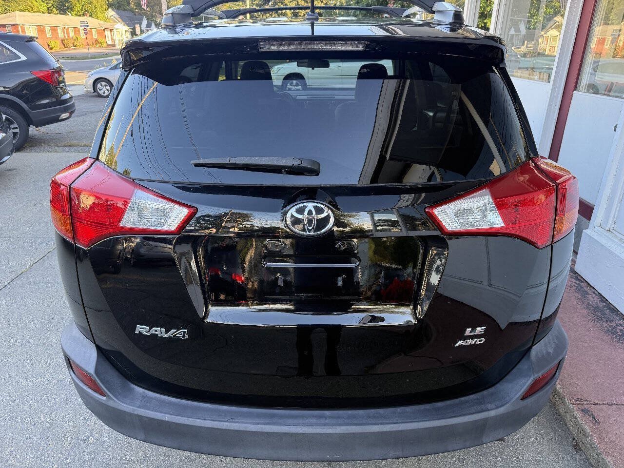 Used 2014 Toyota RAV4 LE AWD/4WD image 5