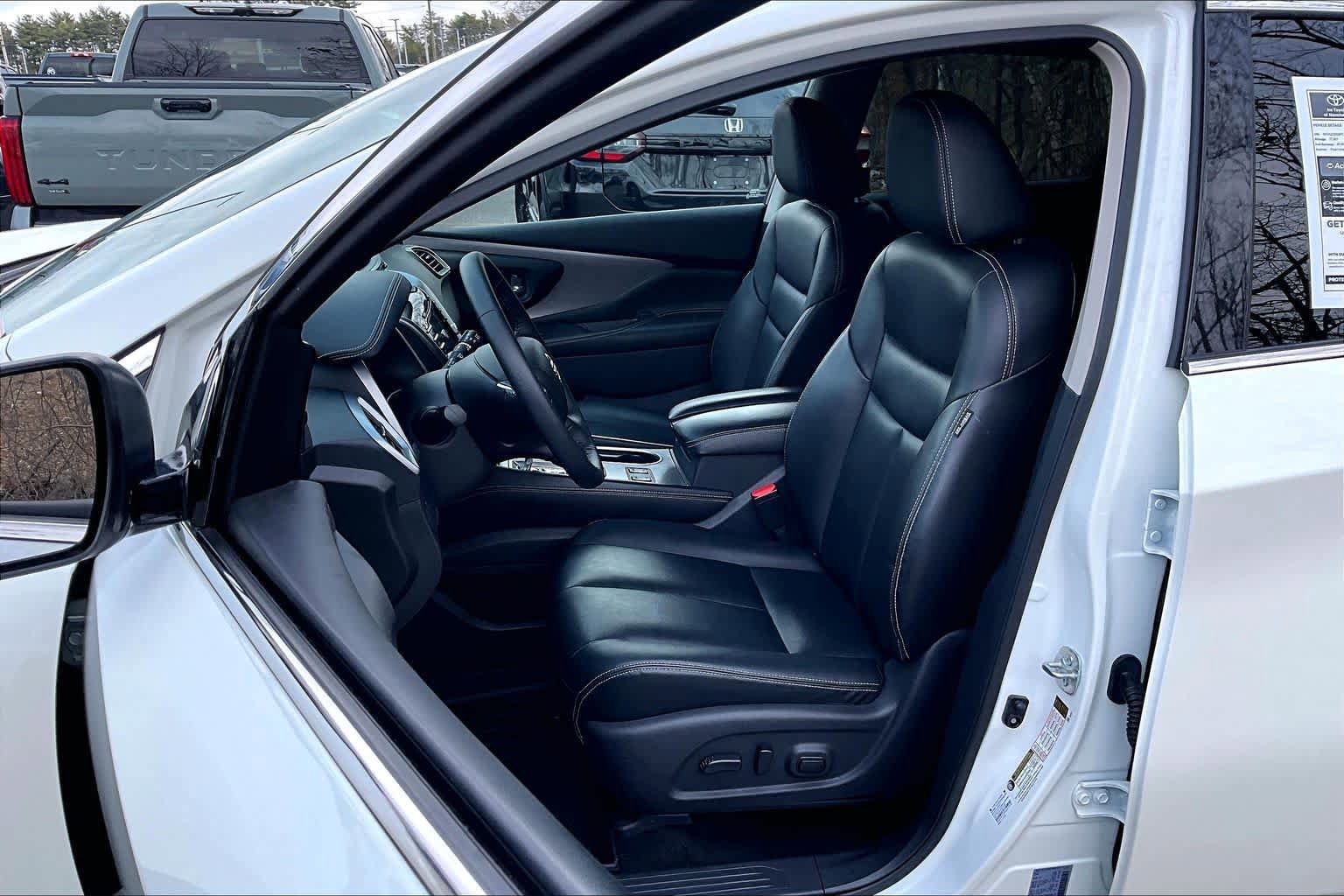 Used 2023 Nissan Murano SV image 9