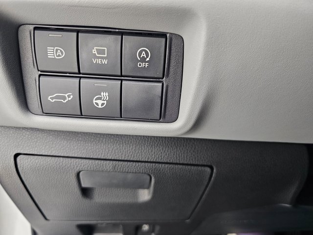 Used 2024 Toyota Highlander Limited image 17