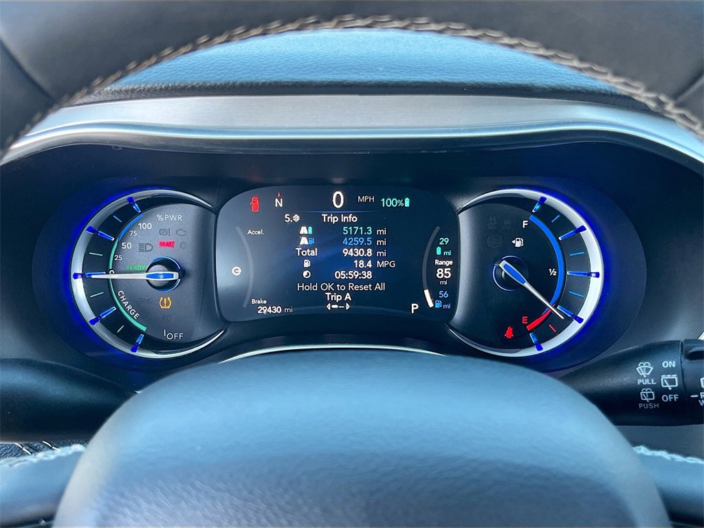 Certified 2024 Chrysler Pacifica Premium image 12