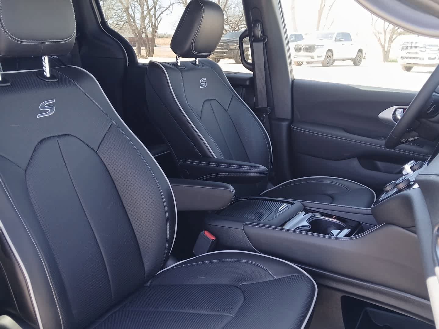 New 2026 Chrysler Pacifica Limited w/ S Appearance Package image 46