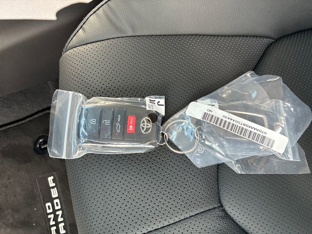 New 2026 Toyota Grand Highlander Limited image 36