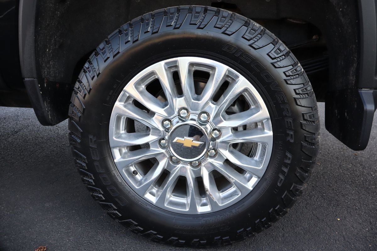Used 2022 Chevrolet Silverado 3500 High Country w/ Safety Package II AWD/4WD image 42