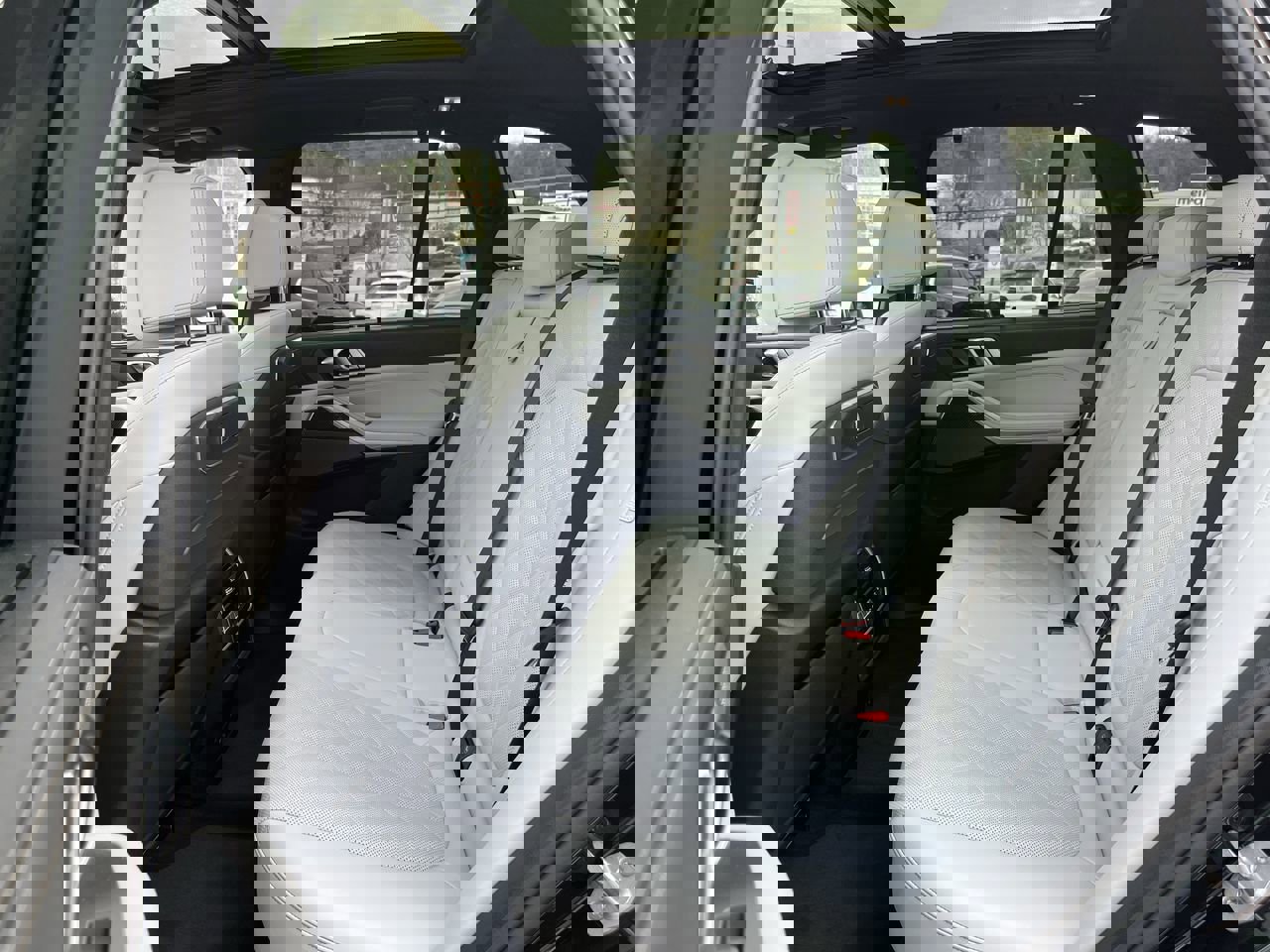 Certified 2024 BMW X5 M60i image 32