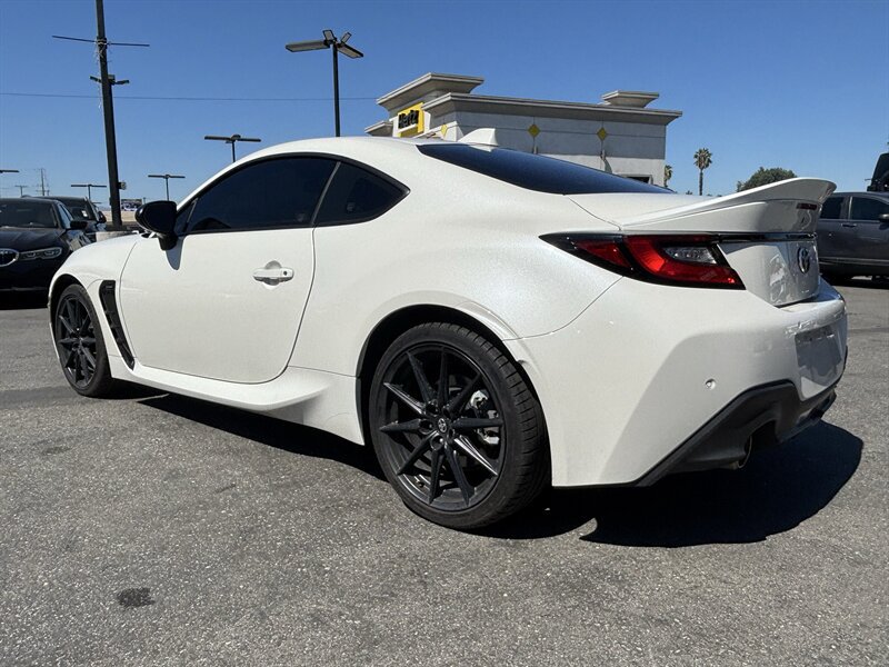 Used 2025 Toyota GR86 Premium w/ ALL Weather Mat Package (TMS) RWD image 3